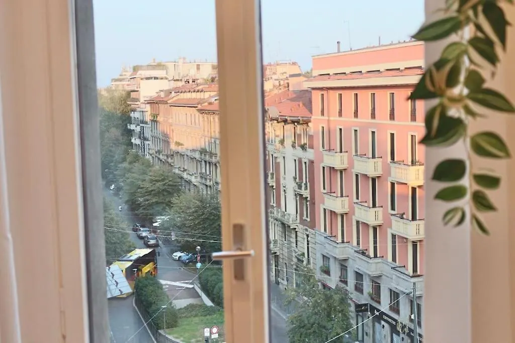 Apartament Mini Attic In Center Corso Buenosaires Mediolan